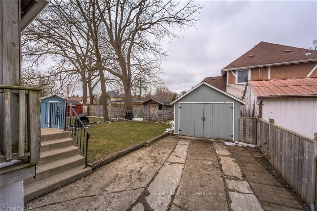 Listing Image 4