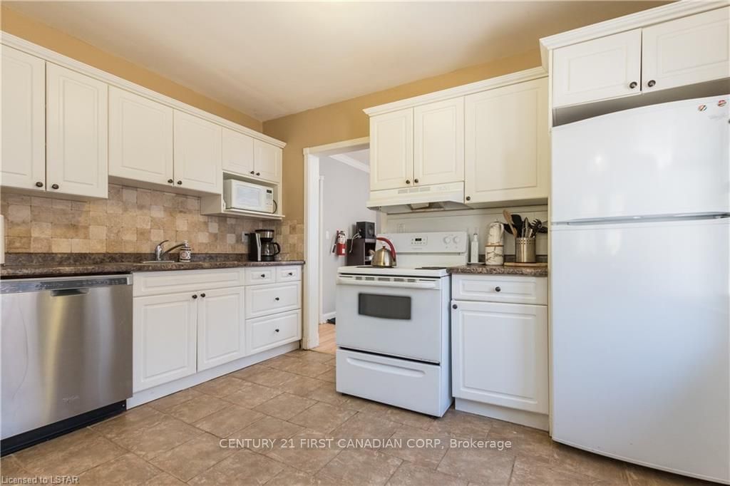 Listing Image 9