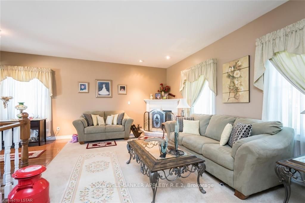 Listing Image 7