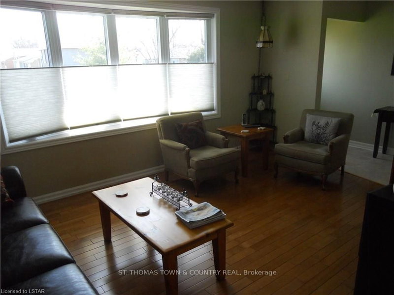 59 Lawrence Ave, St. Thomas, N5R 4Y7 | Image 3