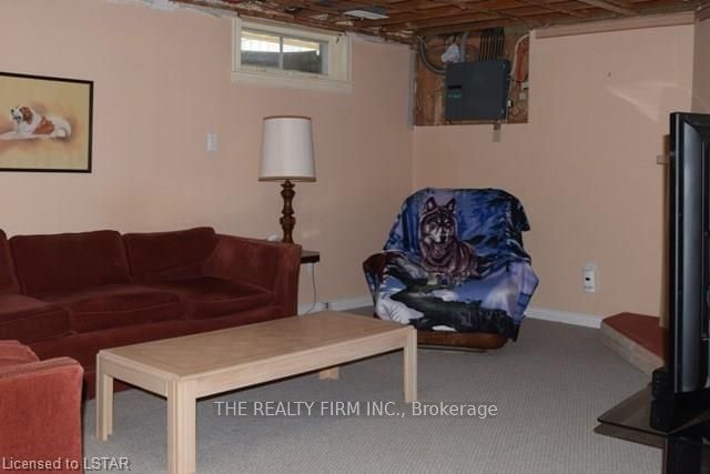 Listing Image 6