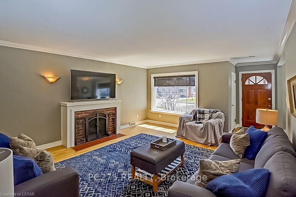 Listing Image 9