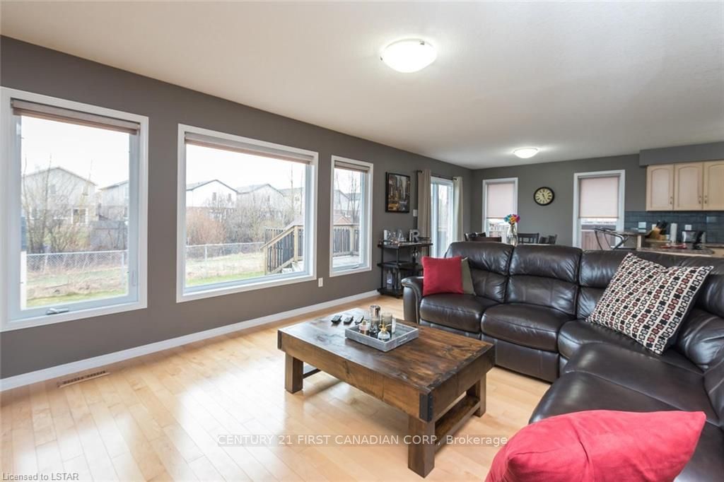 Listing Image 7