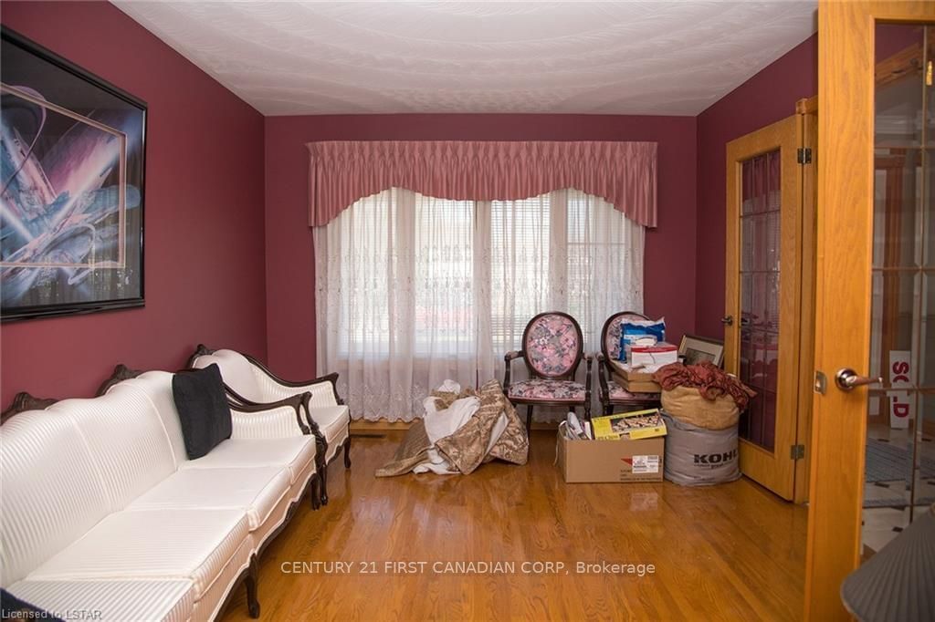 Listing Image 7
