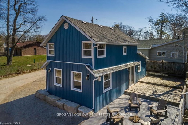 11 Dietrich Cres, Lambton Shores, N0M 1T0 | Image 3