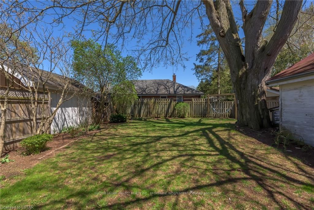 Listing Image 7