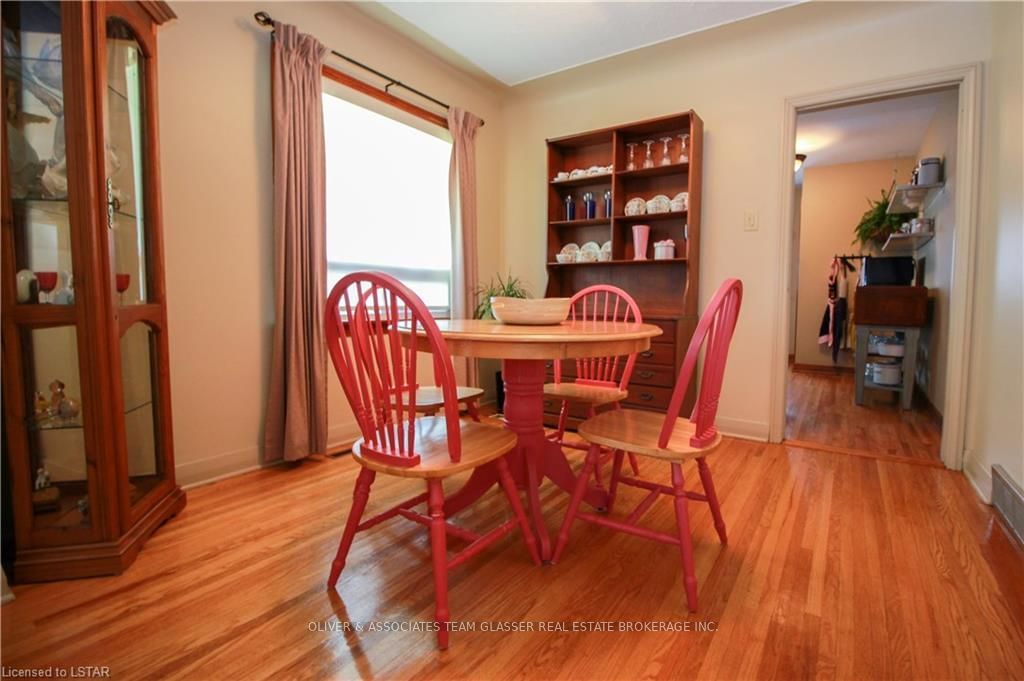 Listing Image 7