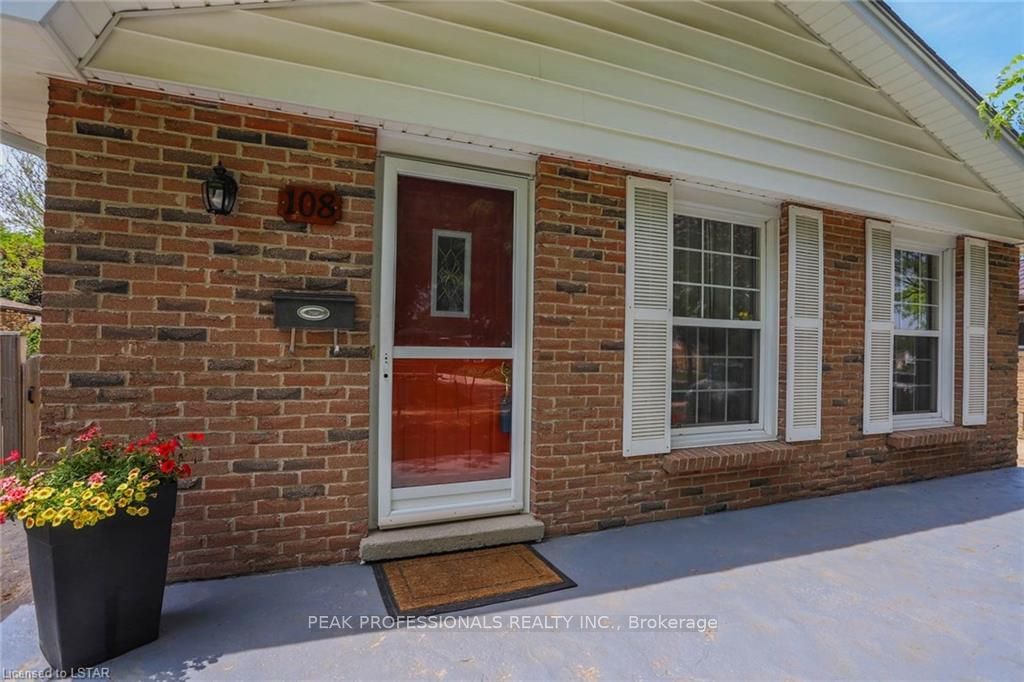 Listing Image 4