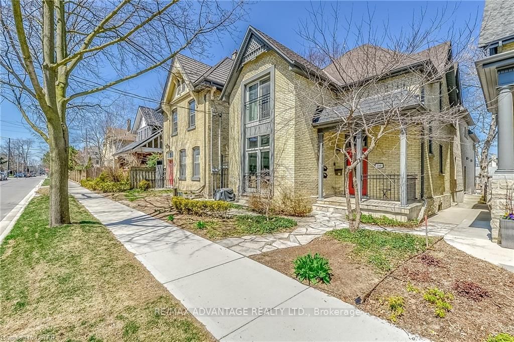 Listing photo 3