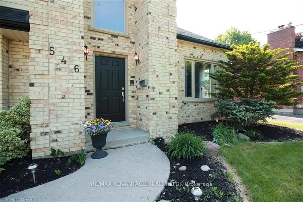 Listing Image 3