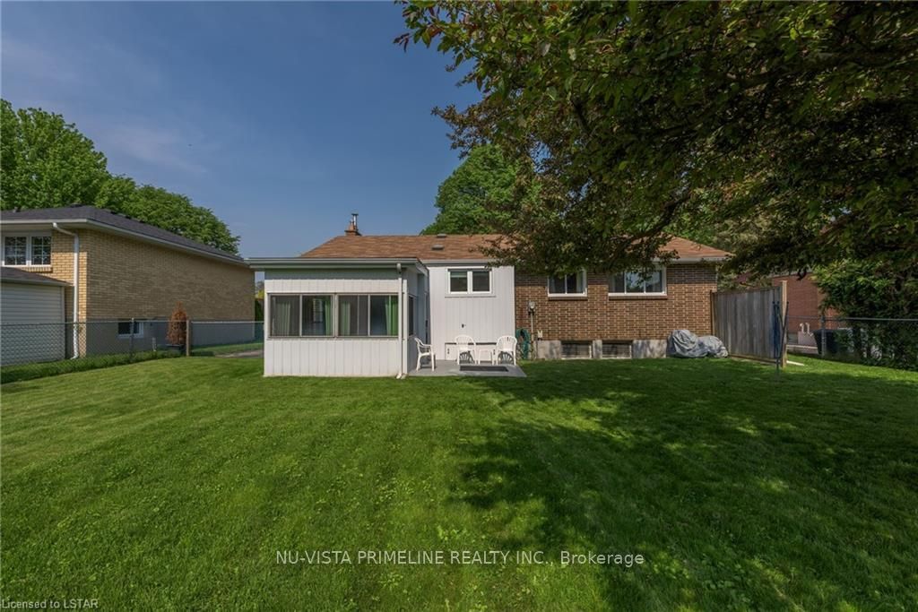 Listing Image 3