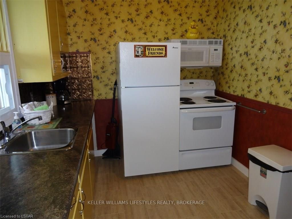 Listing Image 16