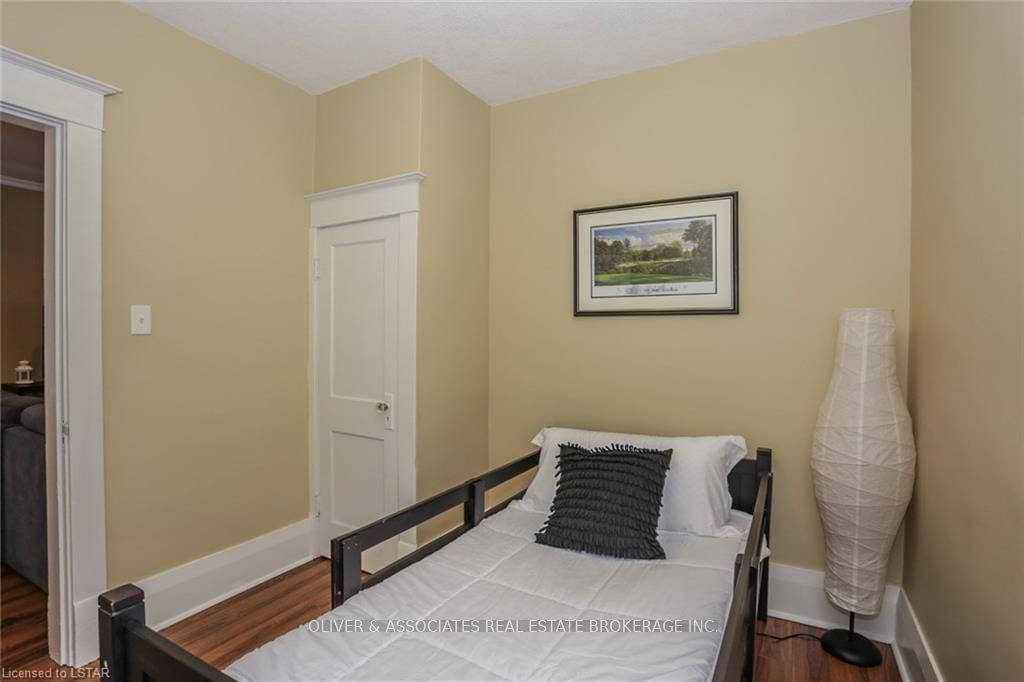Listing Image 16