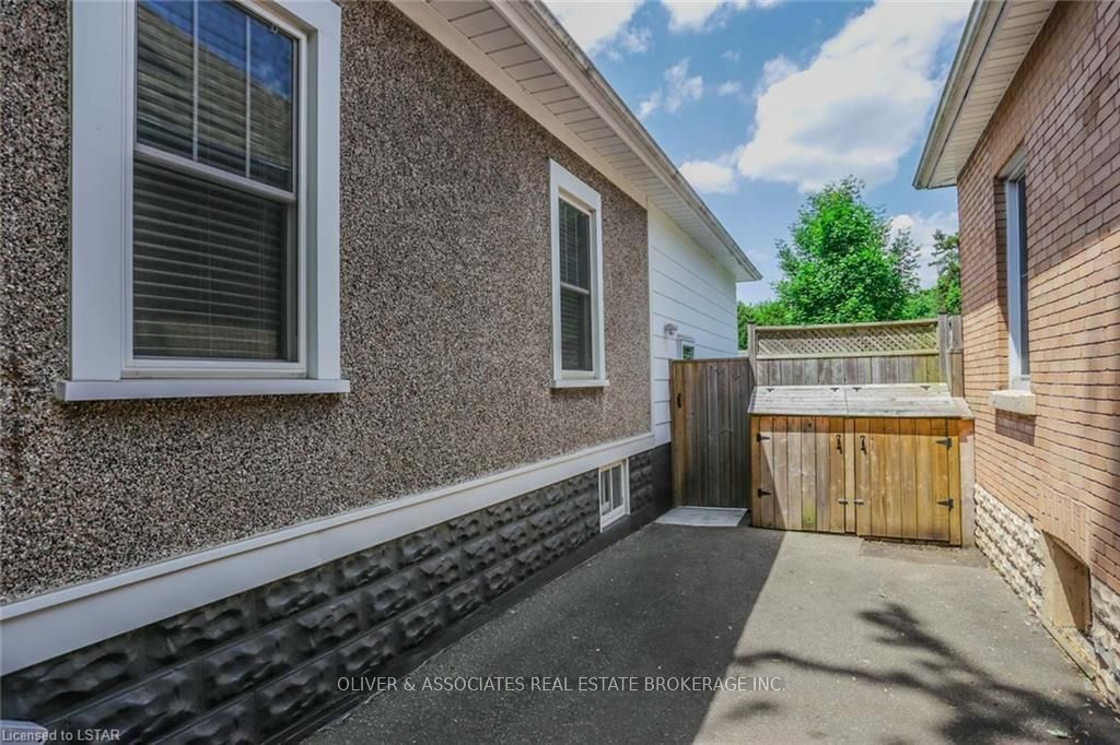 Listing Image 32