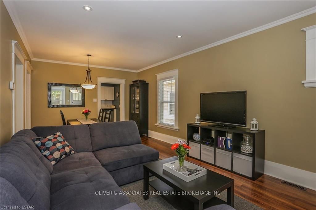 Listing Image 5