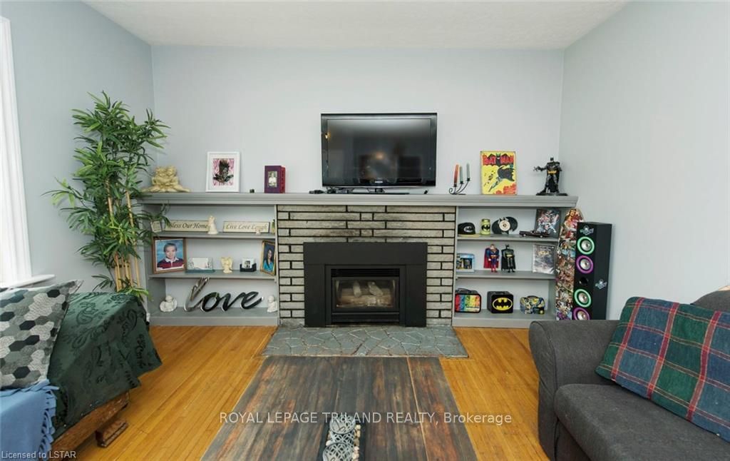 Listing Image 7
