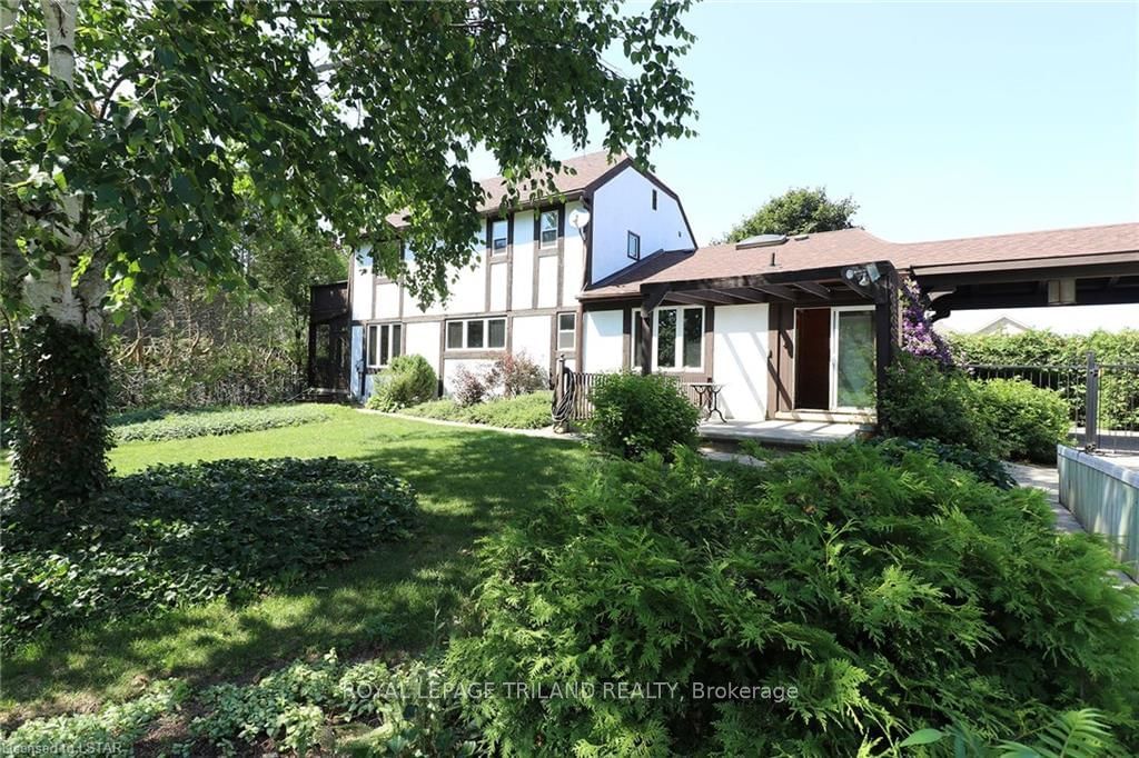 Listing Image 4