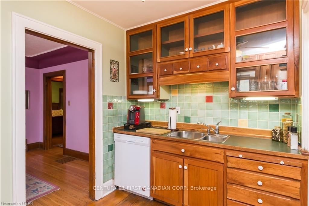 Listing Image 7