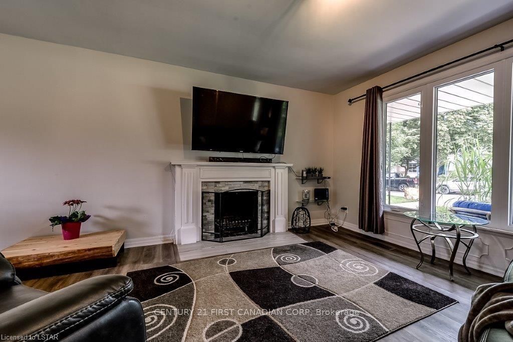 Listing Image 7