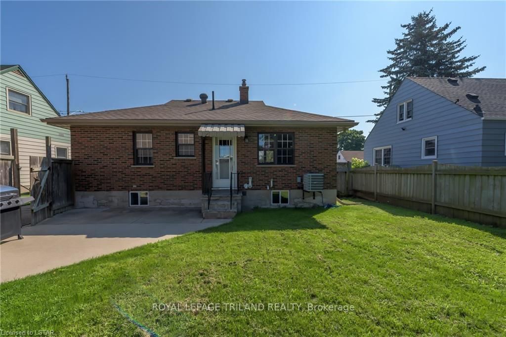 Listing Image 11