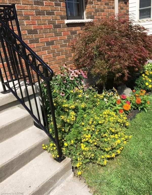 Listing Image 16