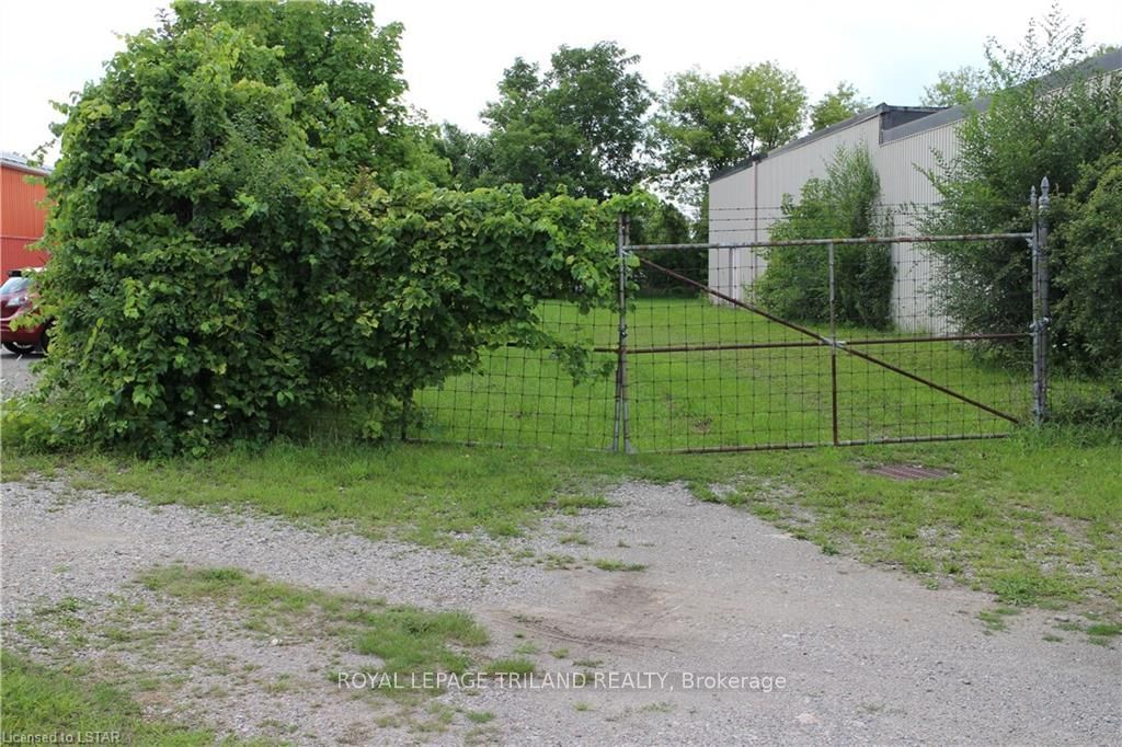 Listing Image 6