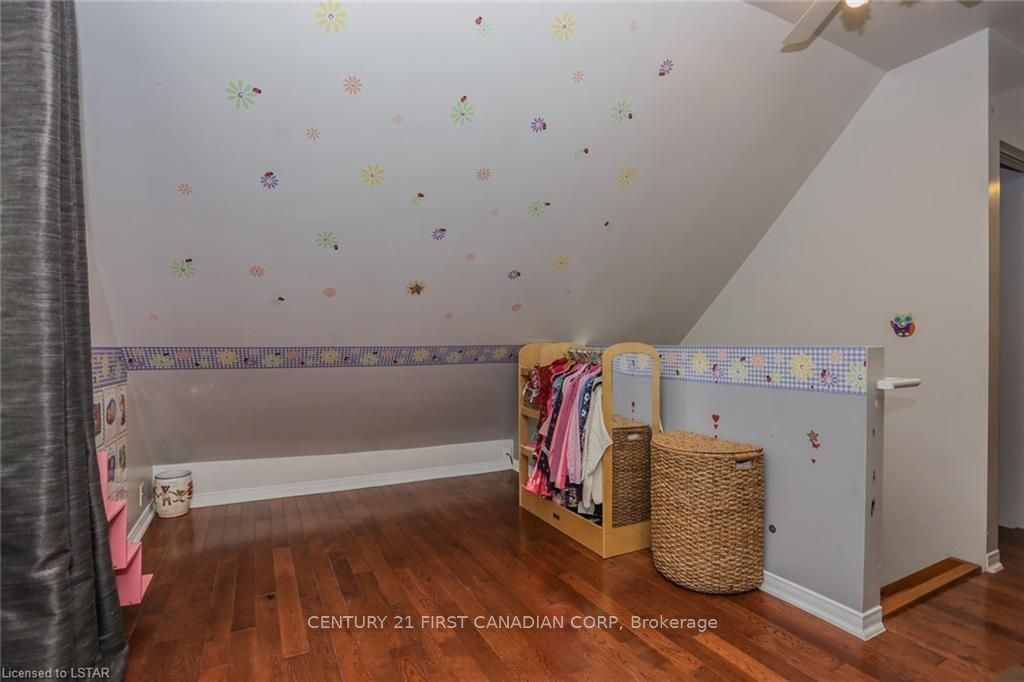 Listing Image 24