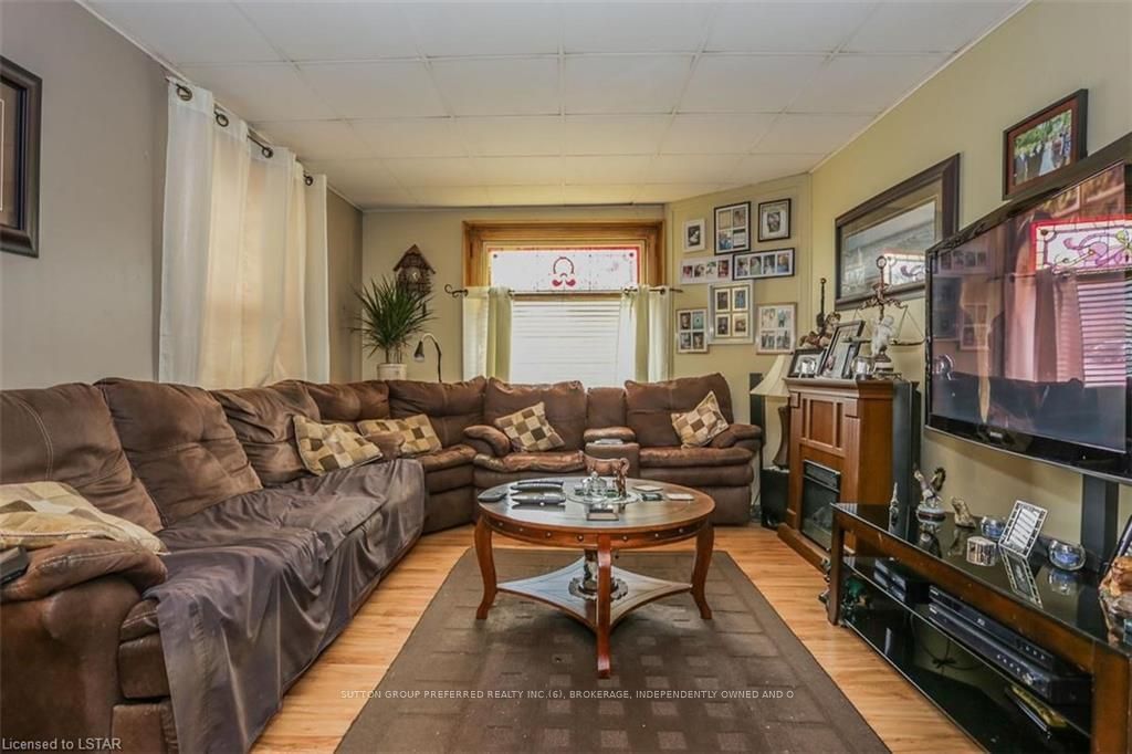 Listing Image 16