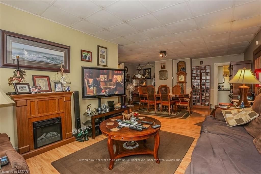 Listing Image 17