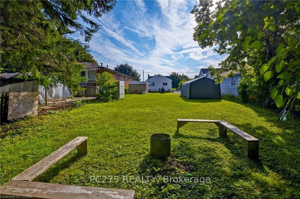 Listing Image 17