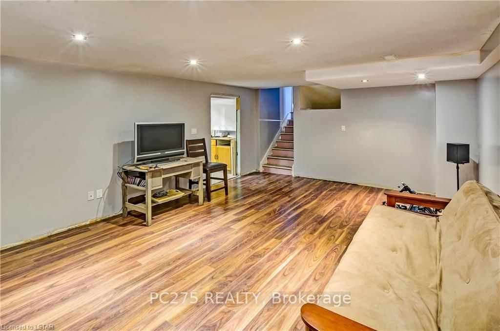 Listing Image 19