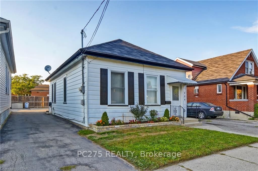 Listing photo 2