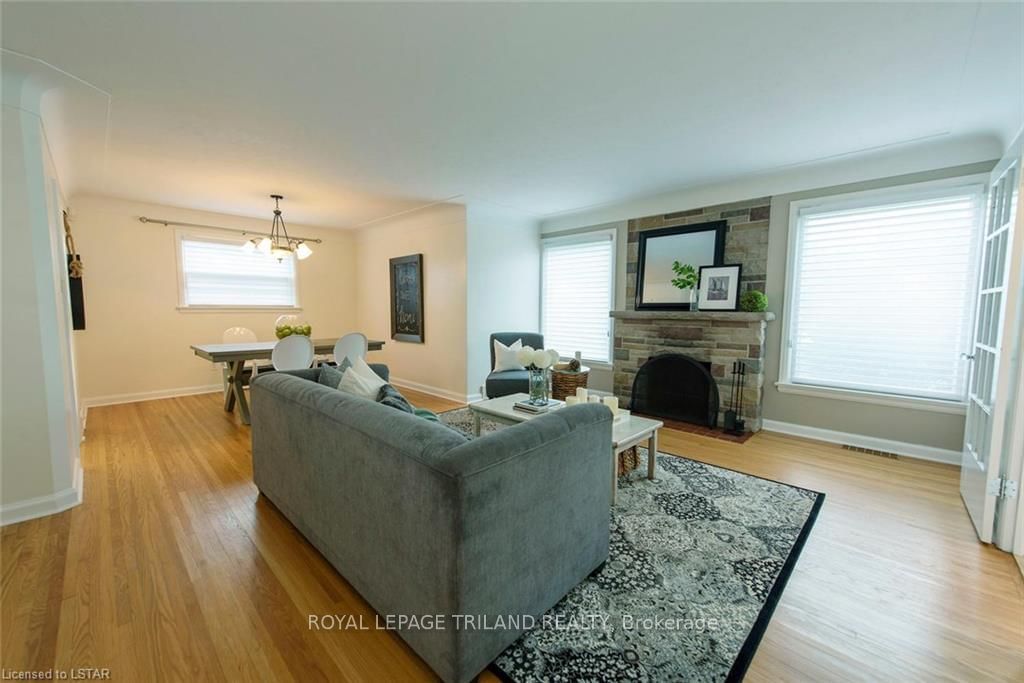 Listing Image 5