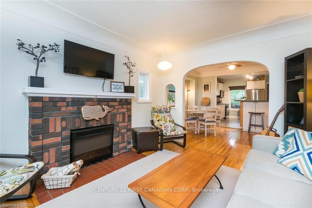 Listing Image 7