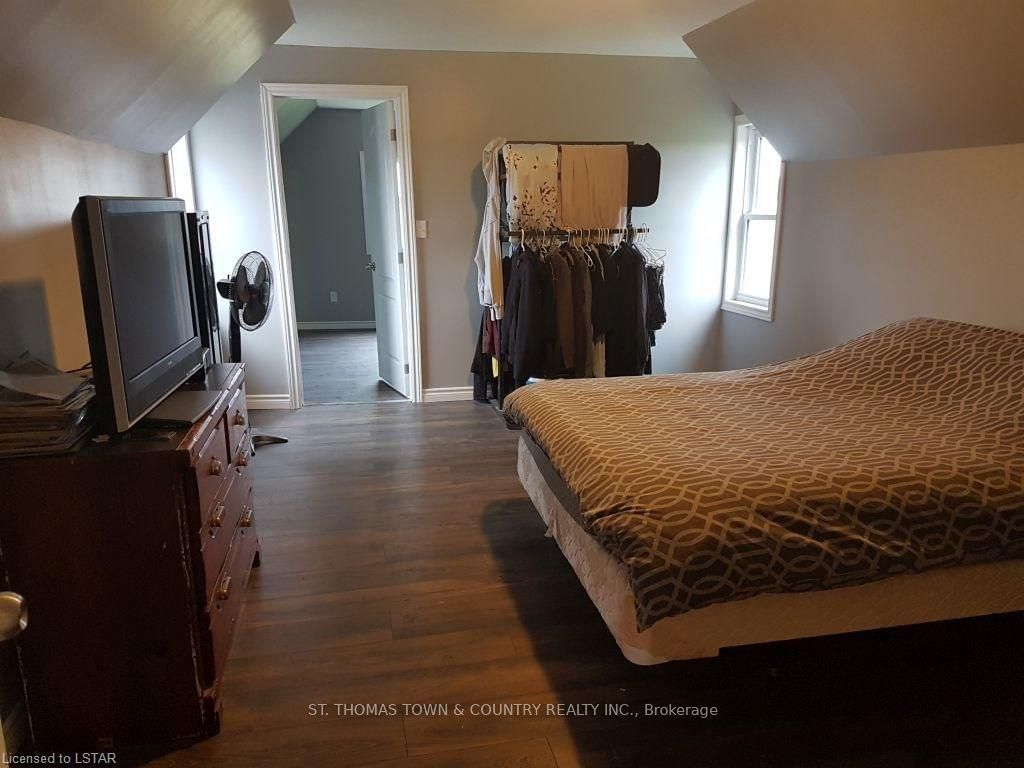 Listing Image 17
