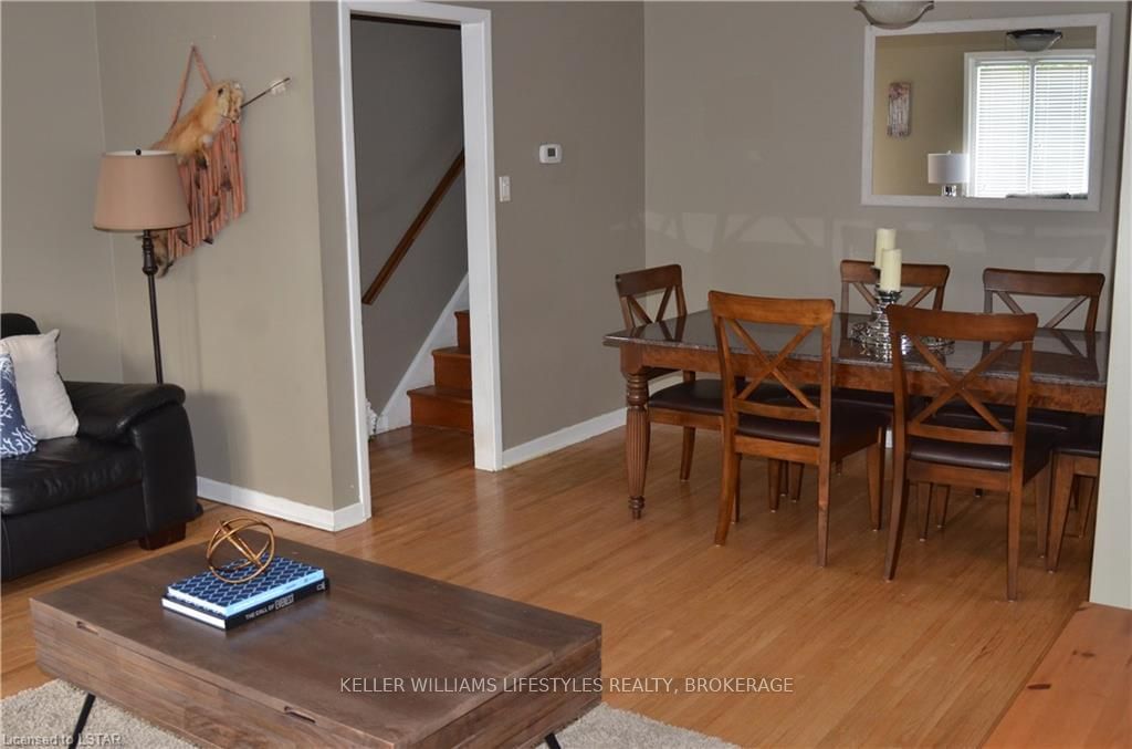 Listing Image 5