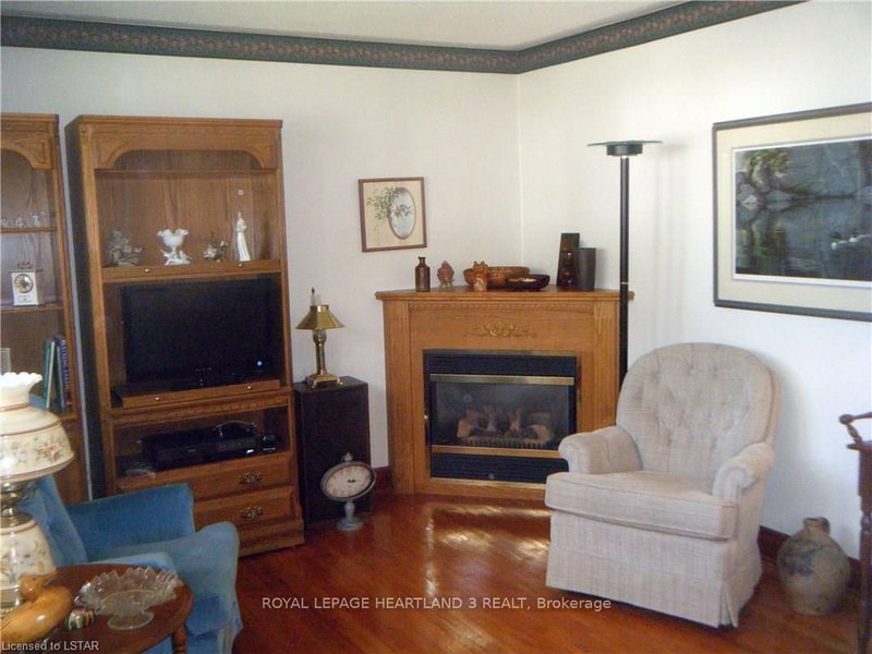 117 Andrew St, South Huron, N0M 1S1 | Image 2