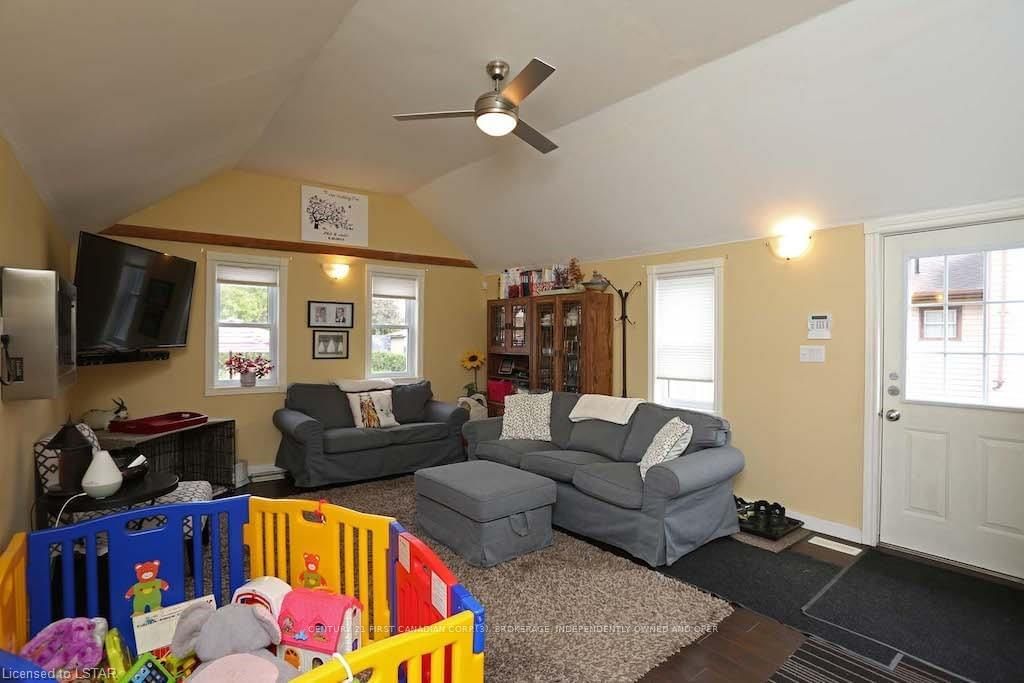Listing Image 7