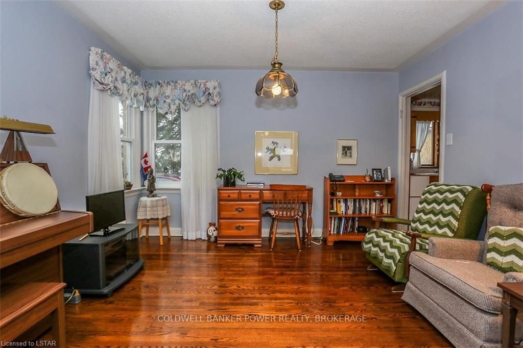 Listing Image 7