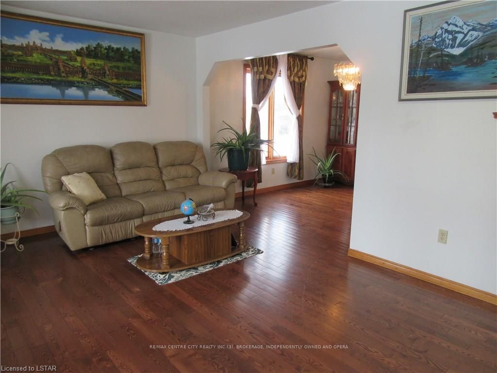 Listing Image 7