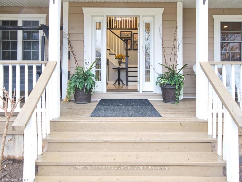 Listing Image 4