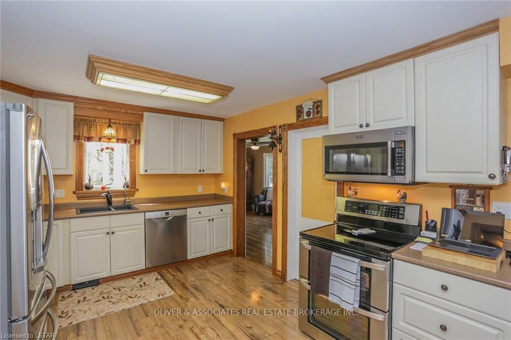 Listing Image 9