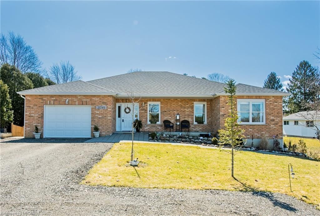 Detached House sold at 21745 Adelaide Road, Strathroy-Caradoc, Campbellvale, N0L 1W0 - MLS: X7759392