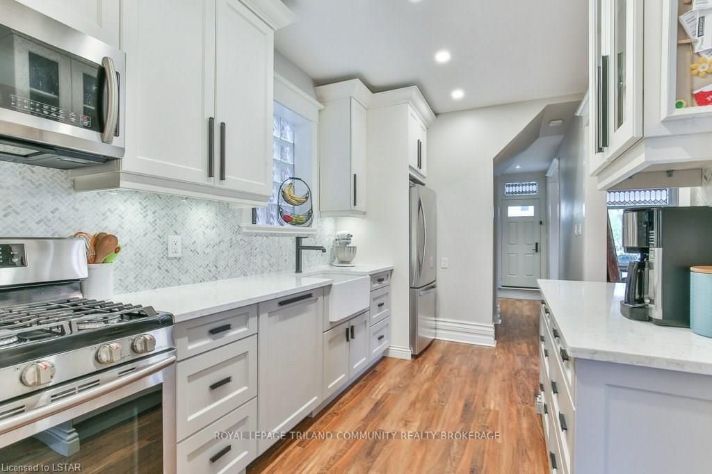 Listing Image 7