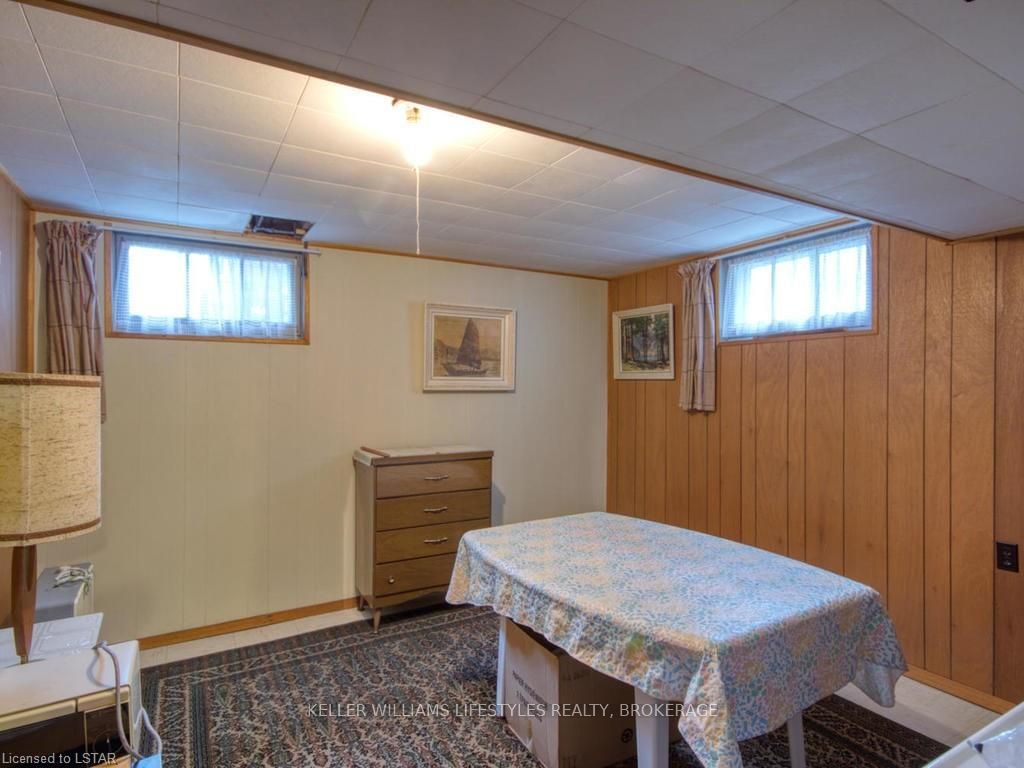 Listing Image 17