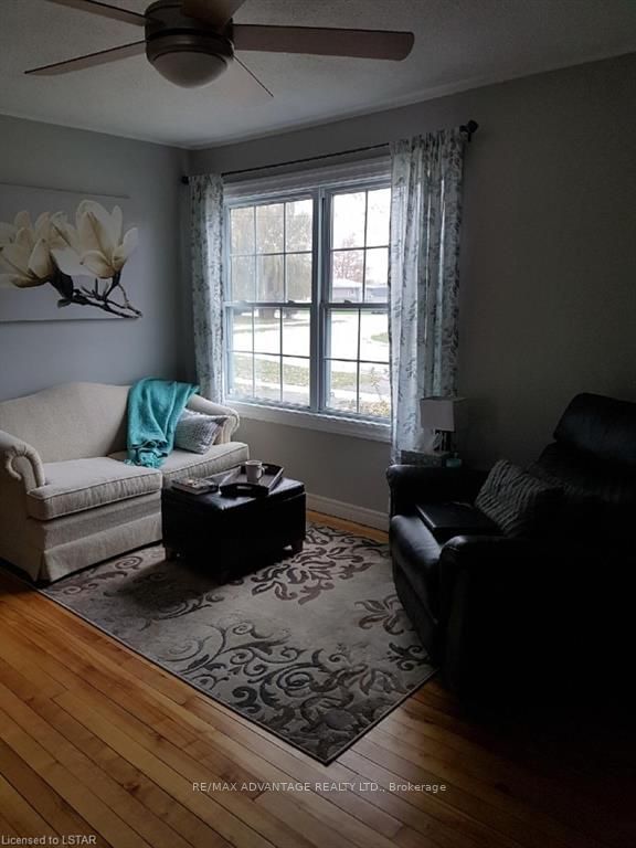 Listing Image 6