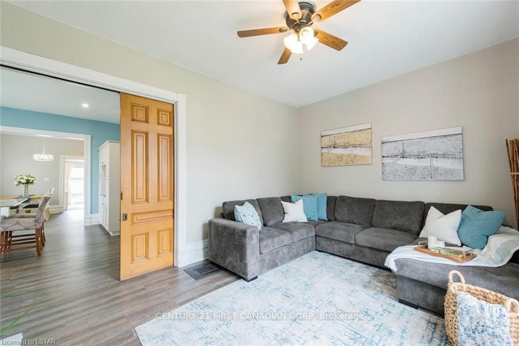 Listing Image 10