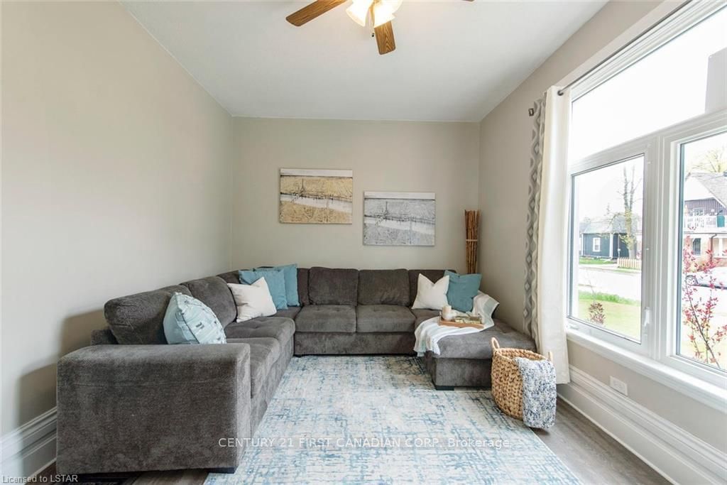 Listing Image 8