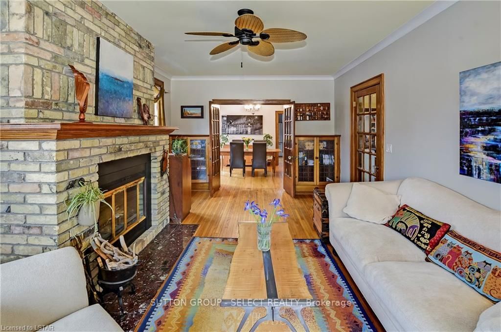 Listing Image 10