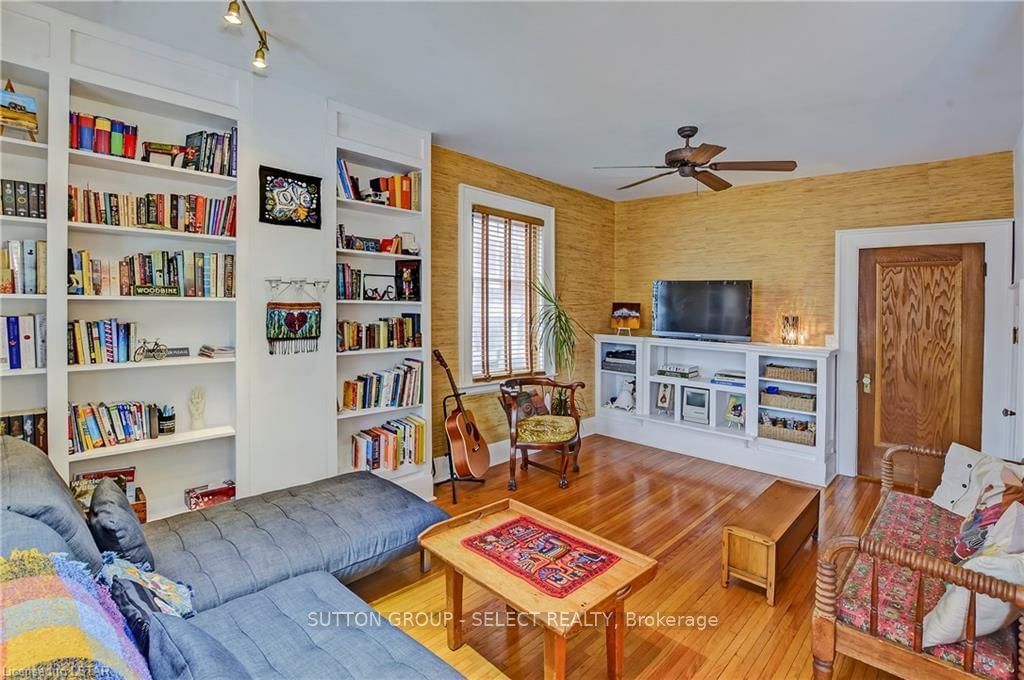 Listing Image 12